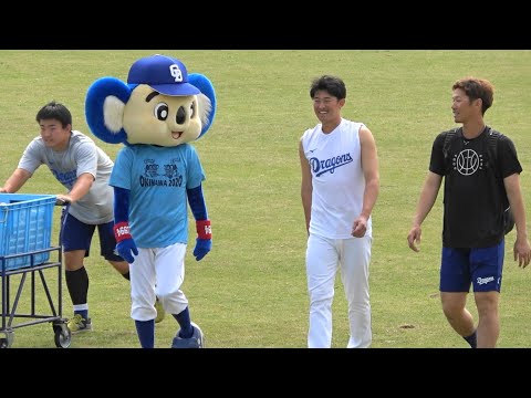 2020.02.19 かわいい後輩を引き連れて歩くドアラ兄貴