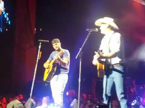 Luke Bryan and Jon Pardi sing Hank Williams Jr
