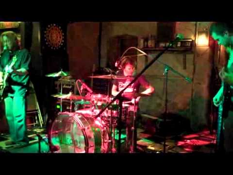 The Pulltops - Run Like Hell Live at McAuliffe's Pub, Racine