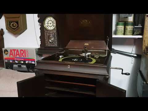 Hong Kong Dream Girl. Lane's Dance Orchestra