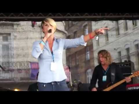 COOL MILLION    FEAT  LAURA   JACKSON    LIVE- ITS YOUR  LIFE     @SOULWEEKEND   MARGATE   04 08 12