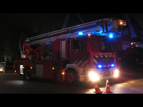 Prio 1 TS 21-0035 en HW 592 met spoed naar Woningbrand in Oss