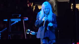 PAT BENATAR &amp; NEIL GIRALDO - Ties That Bind (PAT BENATAR song) - Live Xfinity
