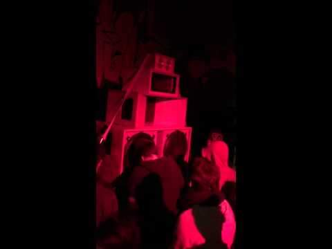 Mahom - tricking upon di track feat simple spelim