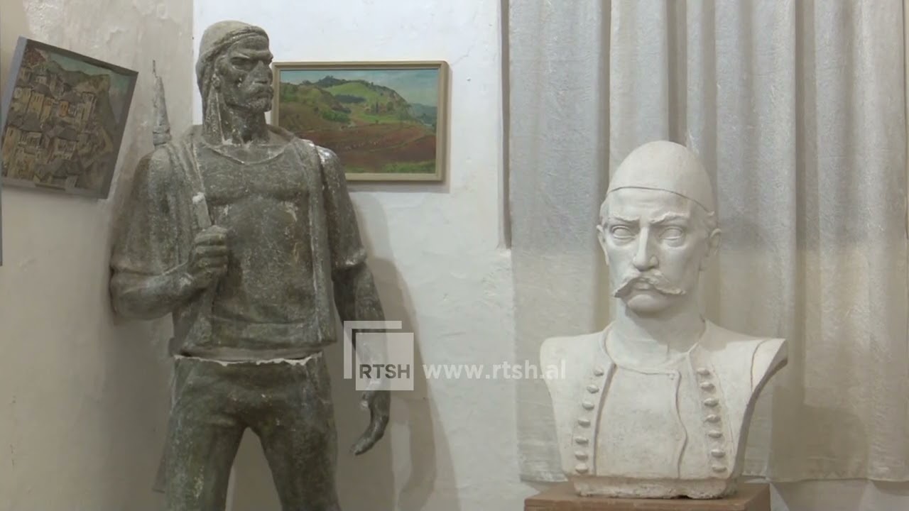 Ekspozitë e arteve figurative në kalanë e Argjirosë/Veprat e artistëve Gjirokastritë riekspozohen pas 35 vitesh