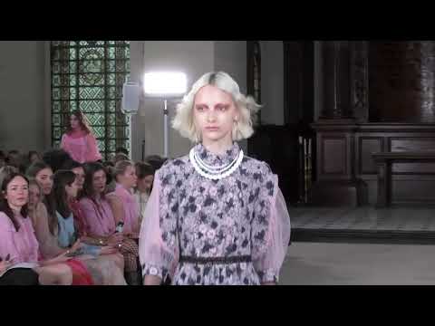 Bora Aksu London Woman FW 20-21