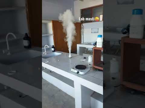 hydrogen peroxide + potassium permanganate = boom smoke😂😂 #chemistry #lab