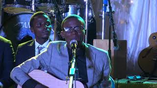 NIWE MAHORO by VEDASTE N CHRISTIAN -Live Performance||  UZI GUKUNDA LIVE CONCERT (March 2019)