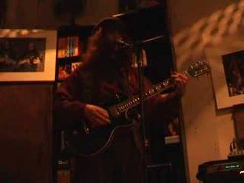 Aapo Ilves "Väikeste linnade mehed"