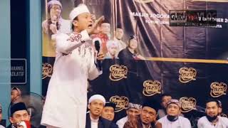 Download lagu Pecah Berpakaian tapi TELANJ4NG Ceramah Lucu Ust D... mp3