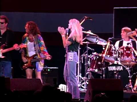 Titty Bingo, Paula Nelson and Willie Nelson - Mean Mean Man (Live at Farm Aid 1994)