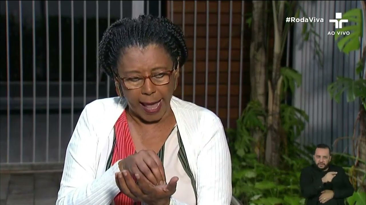 Cida Bento explica o impacto da “pressão cultural do branqueamento” em pessoas negras