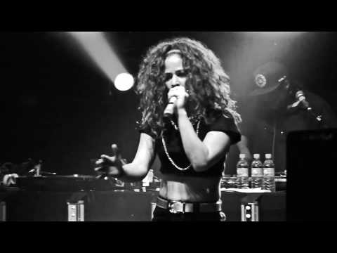 FLORA MATOS - CANTA PRA CHAMAR  (LIVE CLIP- DIREÇÃO NAIO REZENDE)