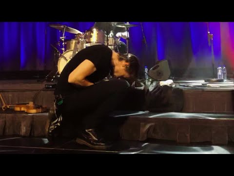 Gustaf & Viktor Norén - Dance With Somebody - live in Stockholm