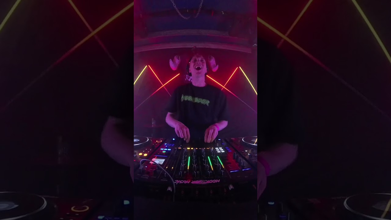 Dreadbass | MOORDOOR at Cross Club