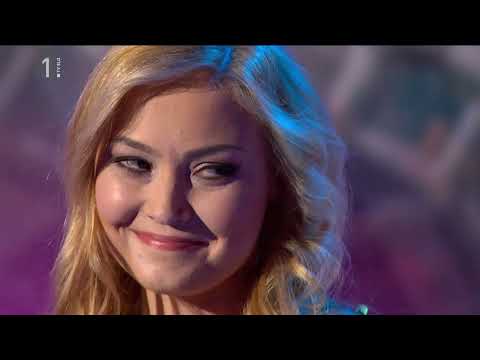 EVA ČERNE AVBELJ IN KLEMEN TORKAR: Pod rožnato planino (nastop iz oddaje Glasbeni pozdrav)