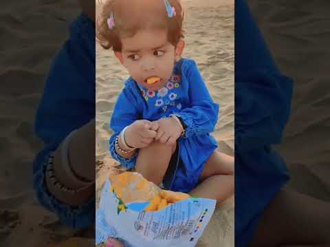 snacks time on the beach #youtubeshorts #beachvibes
