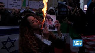 Milano, presidio davanti al Consolato Usa per l’Iran: attivista si accende sigaretta con la foto ...