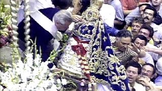 preview picture of video 'Romería de la Virgen de la Cabeza 1992: traslado e interior de la basílica'