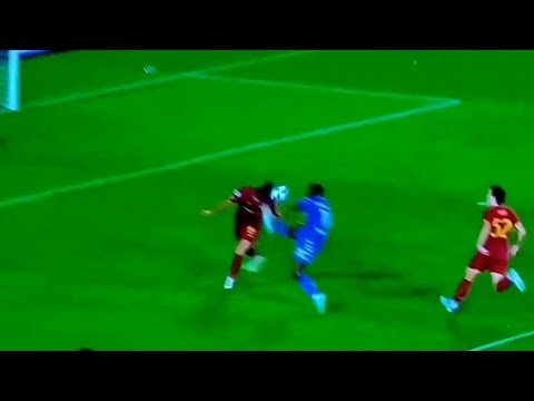 Akpa Akpro RED CARD Vs AS Roma