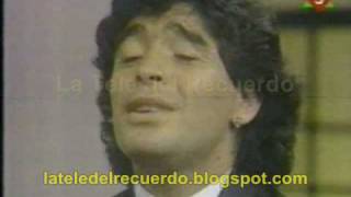 Maradona cantando en 1988