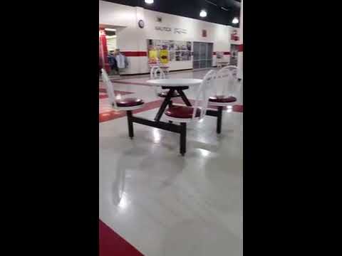 Exploring the ABANDONED part of the mall