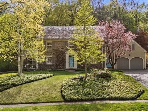 🏡 Timeless 1938 Colonial on Aylesbury Rd | 21 Aylesbury Road, Worcester, MA 01609