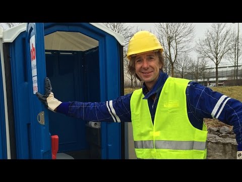 ANTENNE BAYERN-Leiki putzt 1 Tag Toiletten für 1 zusätzlichen Feiertag