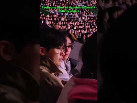 Taehyung singing along to Winter Ahead at Hyoshin&rsquo;s concert with Hyungsik#bts #taehyung