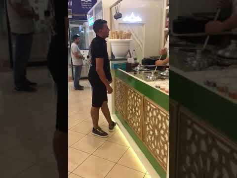 Funny turkish ice cream a Abu Dhabi
