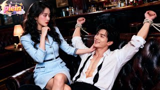 Après s’être saoulée,la fille pauvre taquine 1“mannequin”;c’était le PDG qui l’aimait depuis 10 ans!