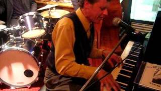 Swing Bram Wijnands jazz trio met gast in Hotel Central tgv Jazz in Duketown