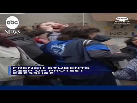 French students keep up protest pressure