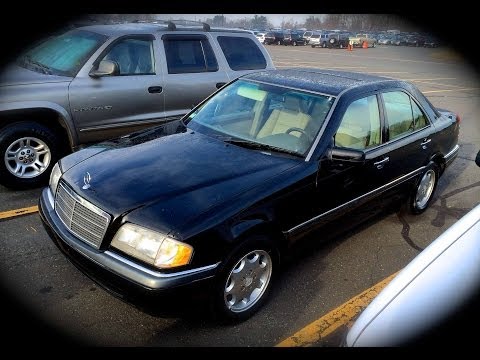1994 Mercedes-Benz C220 W202 Start Up, Quick Tour, & Rev - 202K