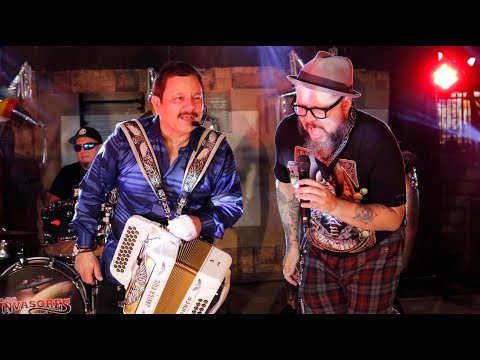 El Gran Silencio - A Mi Que Me Quedo ft Los Invasores de Nuevo León