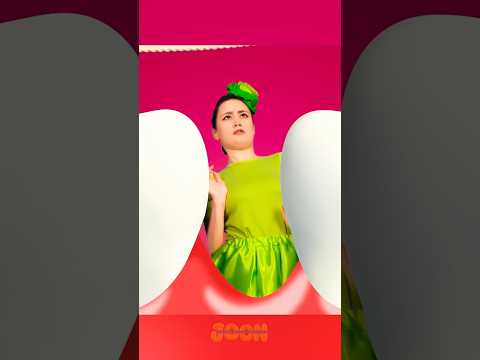 OH NO! THIS GREEN THING IS STUCK WITH# shorts 😁🕊️🍡🍃💐#106