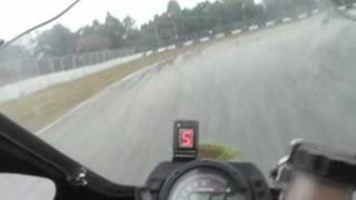 preview picture of video 'Lap of Zhuhai Circuit, China, on 2005 model ZX-10R'