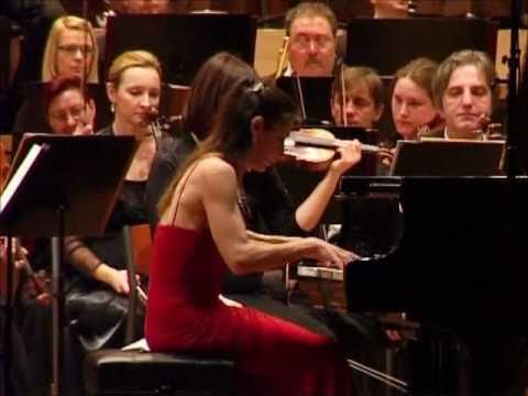 Nadia Weintraub plays Dvořák  - Piano Concerto in G minor - I. Allegro agitato [1/2]