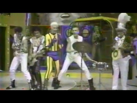 Grupo Tokyo com Supla (Metralhar e Não Morrer) - Cassino do Chacrinha - 02/05/1987 Tv Globo