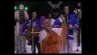 Sierra Maestra y Omara Portuondo  -  Popurri (El fiel enamorado, Maria Cristina, Son de la loma)
