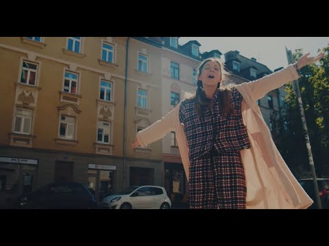 Im Awake - Caro Kelley