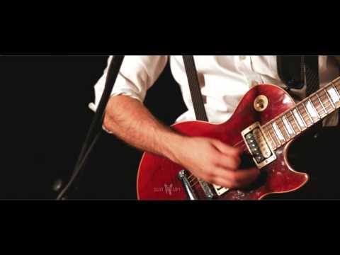 Vidéo Promotionnelle de  « Suit Up »