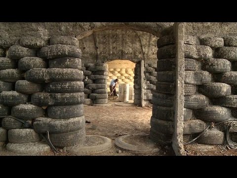 Häuser aus Autoreifen: günstig und erdbebensicher