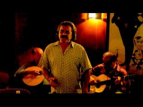 José António, "Fado das Horas" - "Um fadista já cansado"