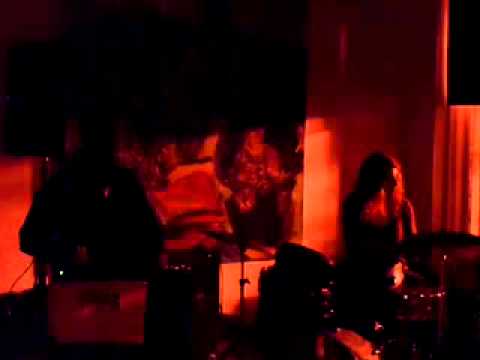 [zBug] 20110804 The Luggage Store New Music Series (excerpt 1; 8:25 of 60:00)
