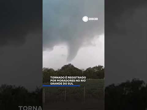 Tornado é registrado por moradores no Rio Grande do Sul. 📲 #RecordNews #Shorts