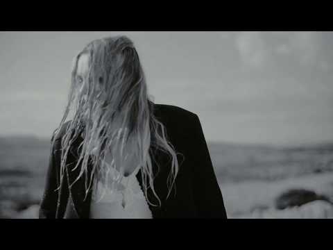THE BLONDES -  MOL (OFFICIAL VIDEO)