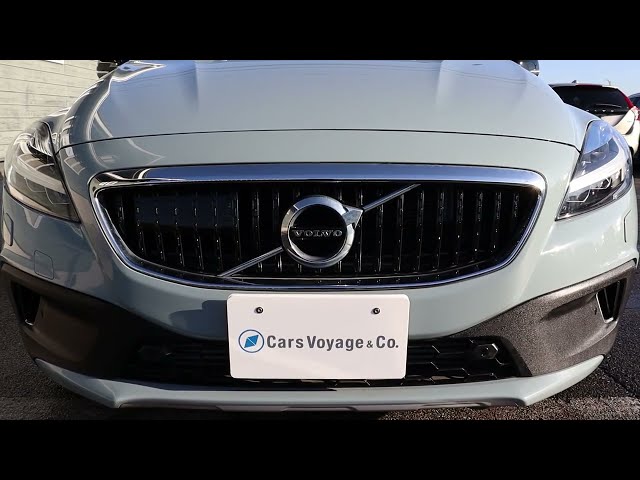 [新着 車両入庫] V40 Cross Country T5 AWD Momentum