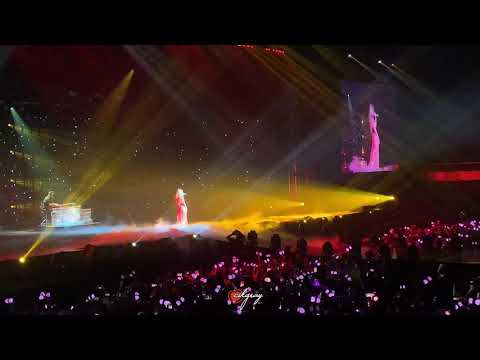 190223 ROSÉ SOLO - ONLY LOOK AT ME @ BLACKPINK IN YOUR AREA TOUR IN MALAYSIA 🇲🇾