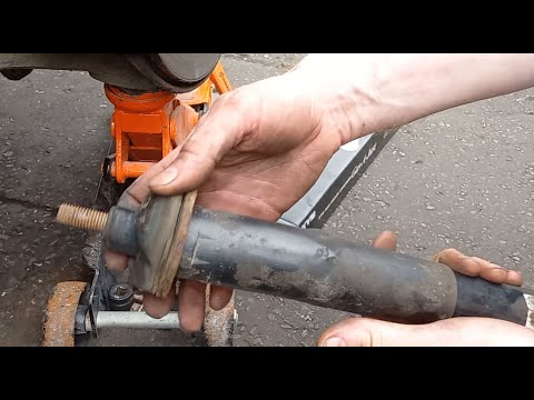 How DO you change a Rear Shock Absorber? 🤔 #volvo #diymechanic